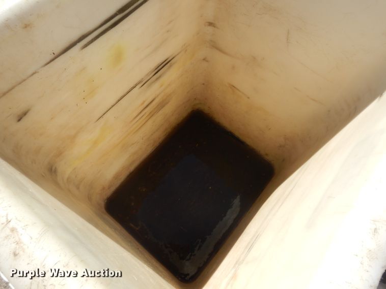 image for item GI9328 2004 Ford F550 Super Duty bucket truck