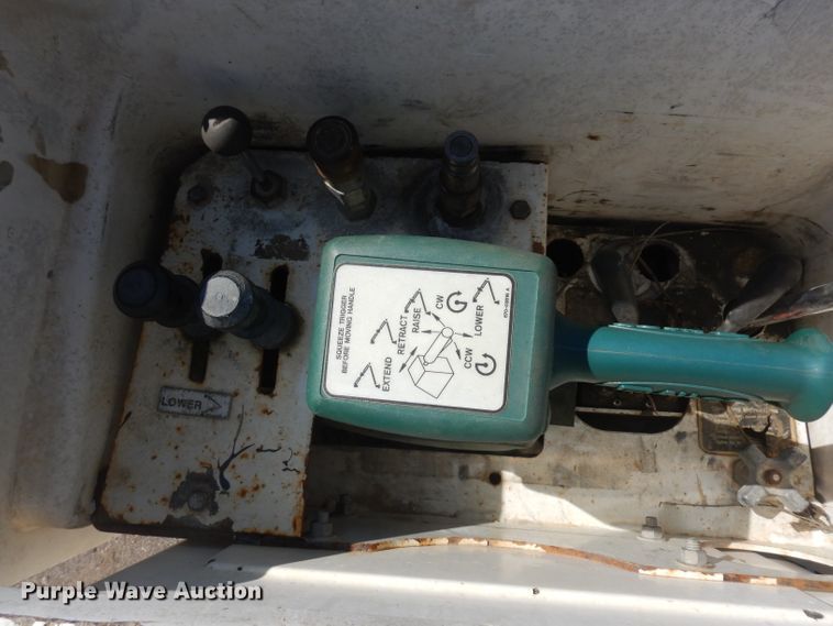 image for item GI9328 2004 Ford F550 Super Duty bucket truck