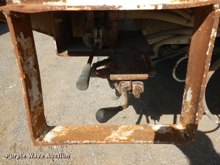 image for item GI9328 2004 Ford F550 Super Duty bucket truck