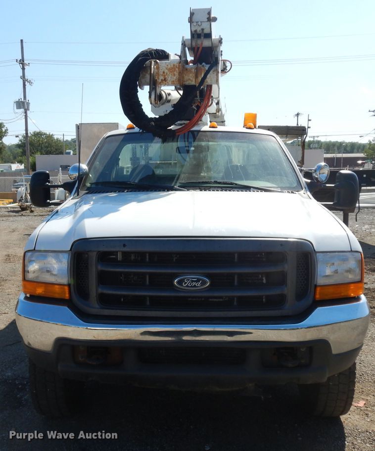 image for item GI9329 2000 Ford F550 Super Duty bucket truck