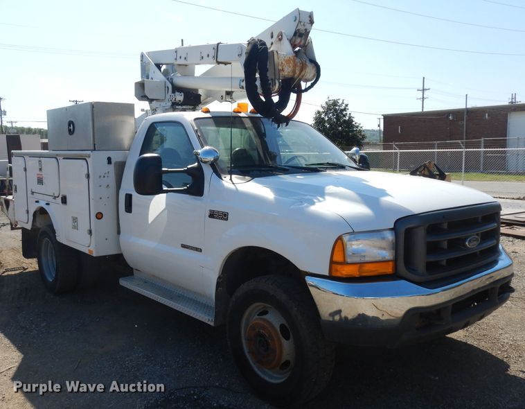 image for item GI9329 2000 Ford F550 Super Duty bucket truck