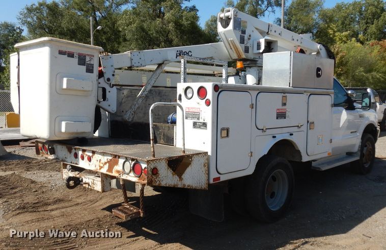 image for item GI9329 2000 Ford F550 Super Duty bucket truck