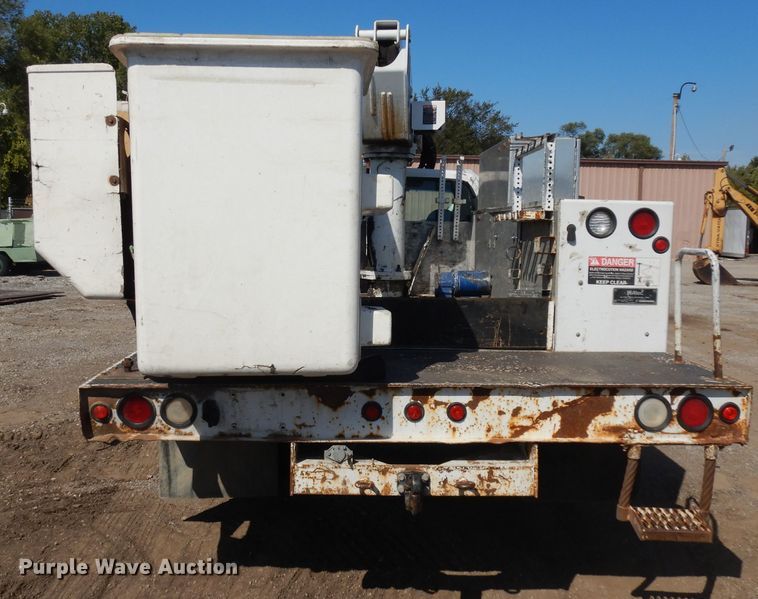 image for item GI9329 2000 Ford F550 Super Duty bucket truck