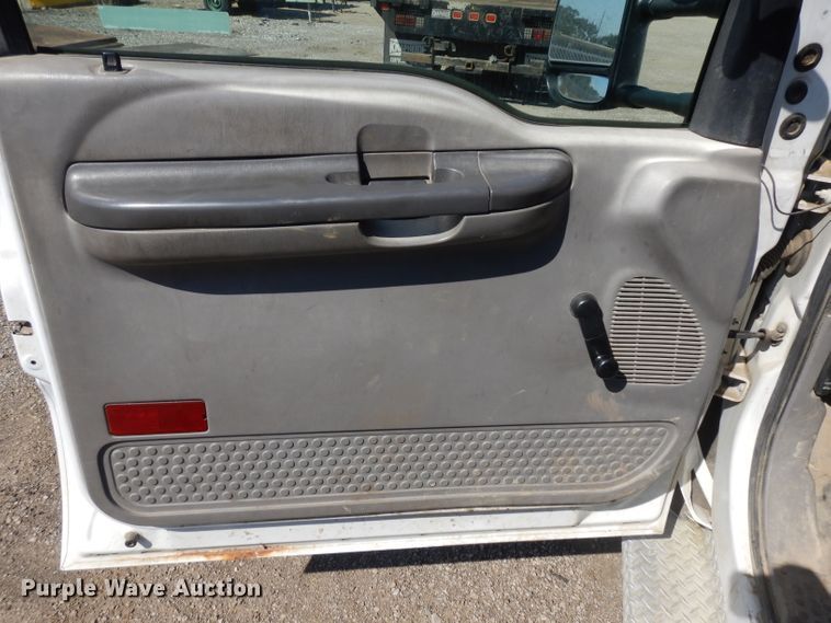 image for item GI9329 2000 Ford F550 Super Duty bucket truck