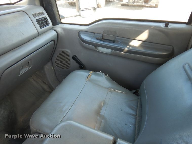 image for item GI9329 2000 Ford F550 Super Duty bucket truck