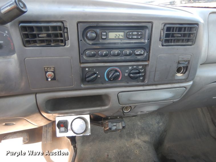 image for item GI9329 2000 Ford F550 Super Duty bucket truck