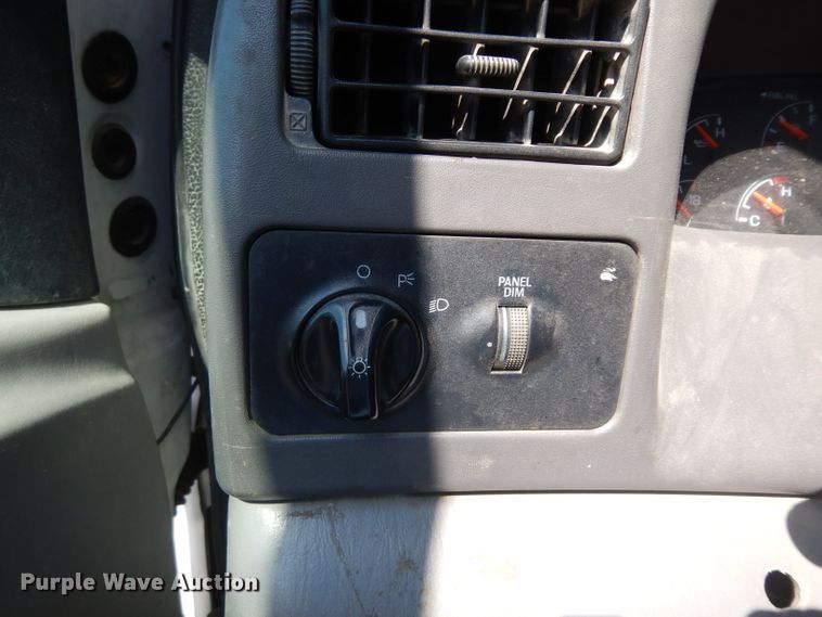 image for item GI9329 2000 Ford F550 Super Duty bucket truck