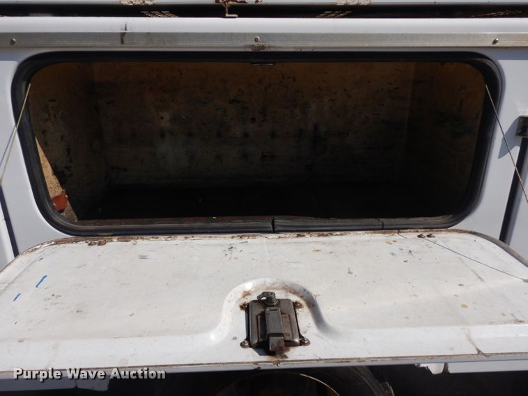 image for item GI9329 2000 Ford F550 Super Duty bucket truck