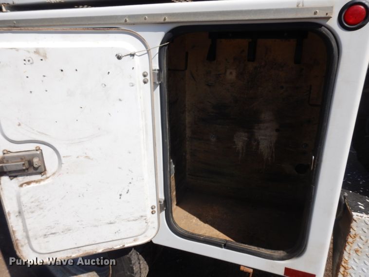 image for item GI9329 2000 Ford F550 Super Duty bucket truck