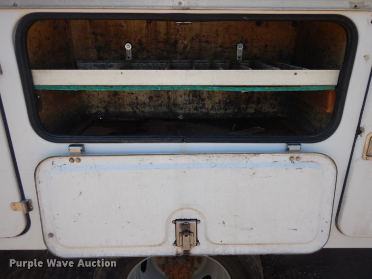 image for item GI9329 2000 Ford F550 Super Duty bucket truck