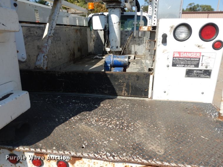 image for item GI9329 2000 Ford F550 Super Duty bucket truck