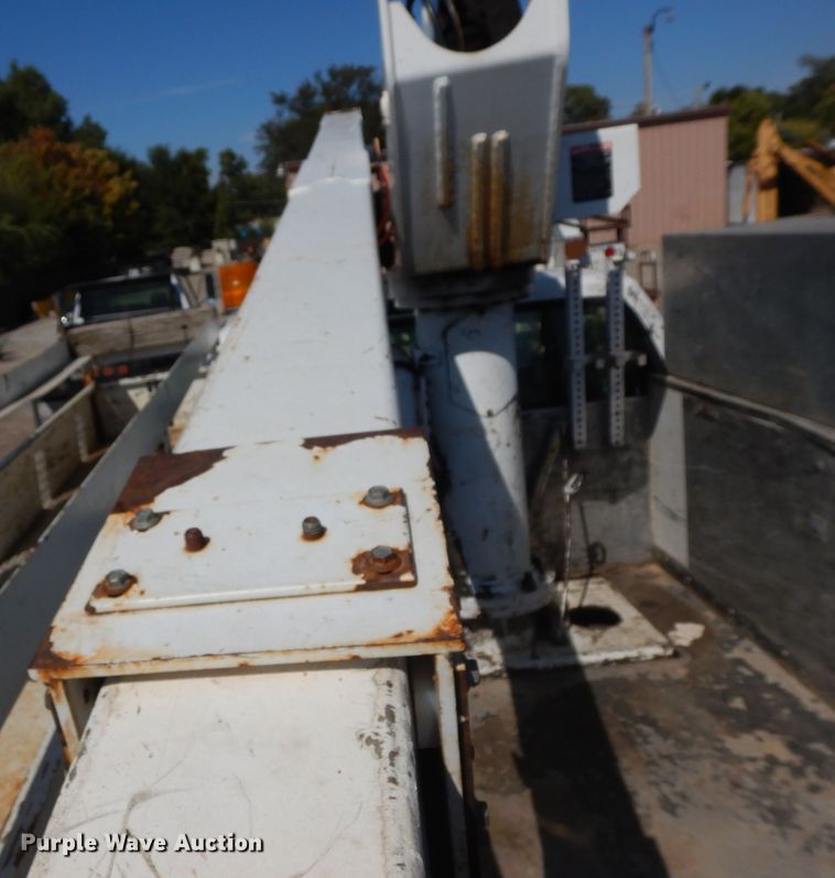 image for item GI9329 2000 Ford F550 Super Duty bucket truck