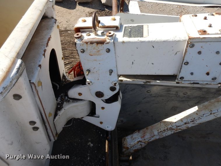 image for item GI9329 2000 Ford F550 Super Duty bucket truck