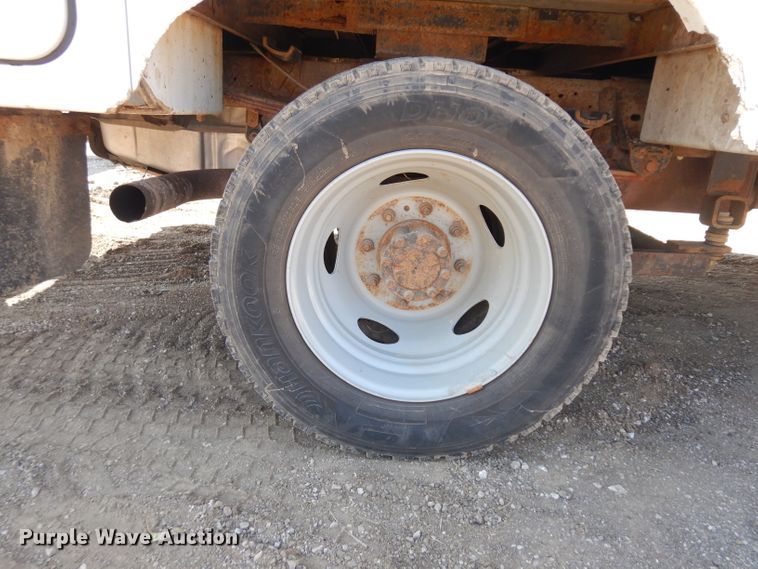 image for item GI9329 2000 Ford F550 Super Duty bucket truck