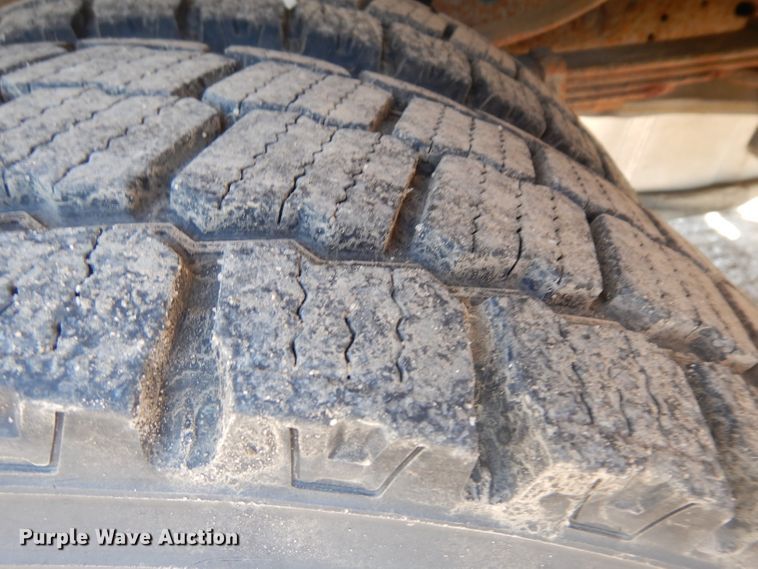 image for item GI9329 2000 Ford F550 Super Duty bucket truck