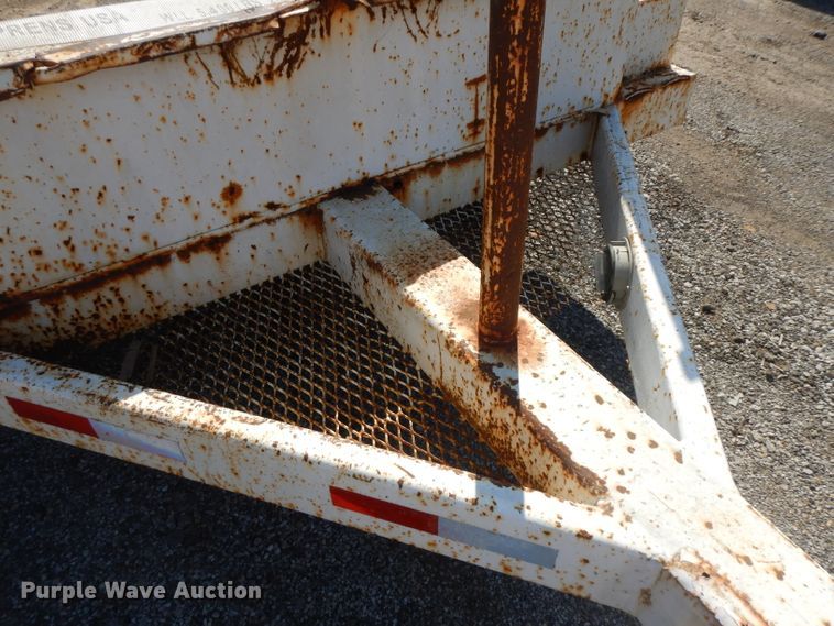 image for item GI9330 1993 Eagle Body pole trailer