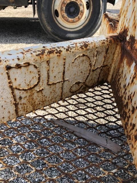 image for item GI9330 1993 Eagle Body pole trailer