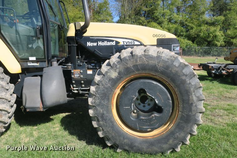 image for item DB10166 2005 New Holland TV145 bi-directional 4WD tractor