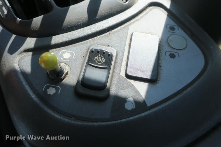 image for item DB10166 2005 New Holland TV145 bi-directional 4WD tractor