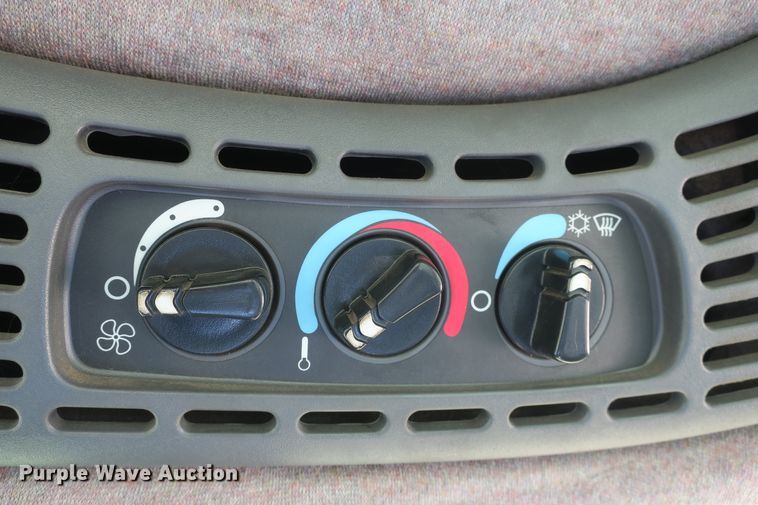 image for item DB10166 2005 New Holland TV145 bi-directional 4WD tractor