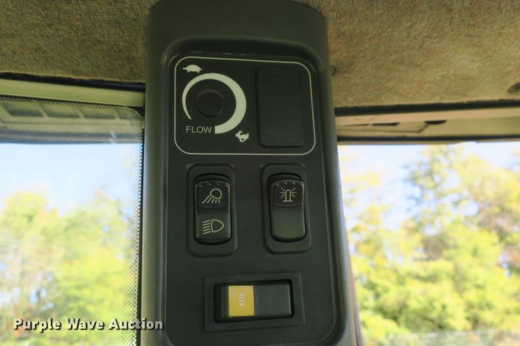 image for item DB10166 2005 New Holland TV145 bi-directional 4WD tractor