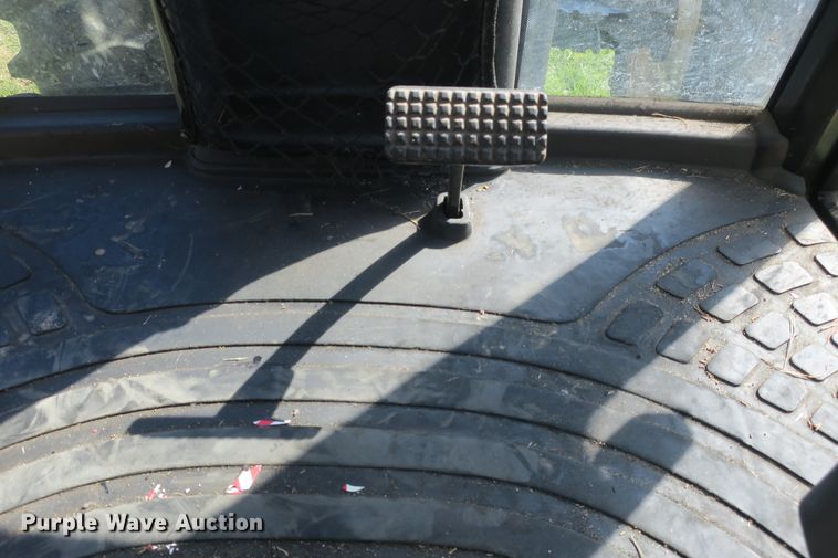 image for item DB10166 2005 New Holland TV145 bi-directional 4WD tractor