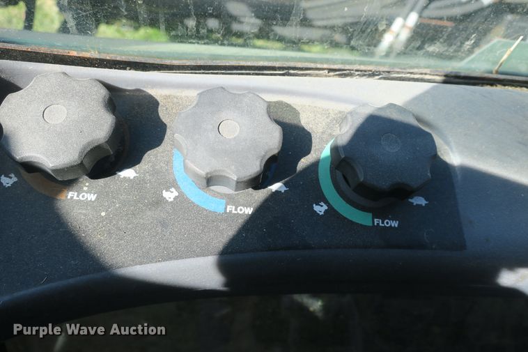 image for item DB10166 2005 New Holland TV145 bi-directional 4WD tractor