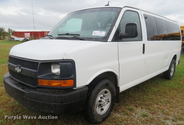 image for item DC1417 2015 Chevrolet Express 3500 van