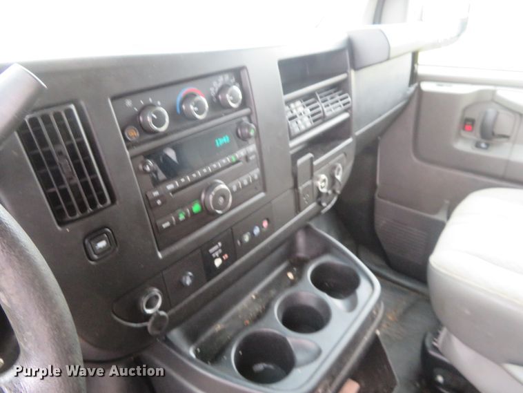 image for item DC1417 2015 Chevrolet Express 3500 van