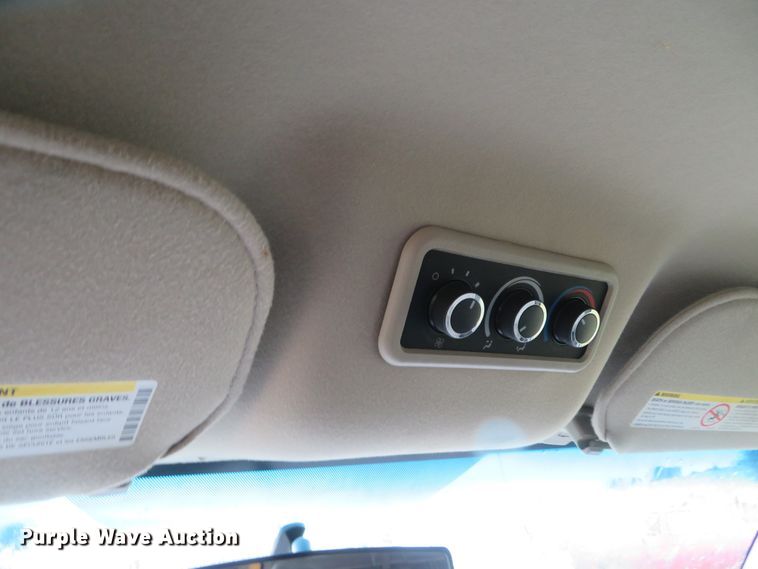 image for item DC1417 2015 Chevrolet Express 3500 van