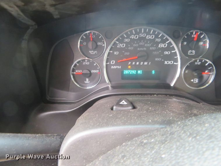 image for item DC1417 2015 Chevrolet Express 3500 van