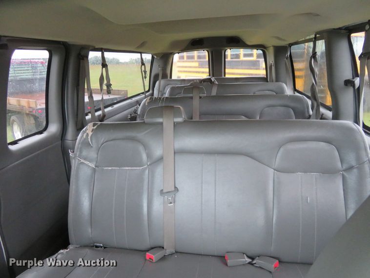 image for item DC1417 2015 Chevrolet Express 3500 van