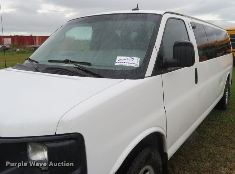image for item DC1417 2015 Chevrolet Express 3500 van