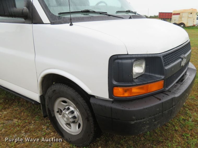 image for item DC1417 2015 Chevrolet Express 3500 van