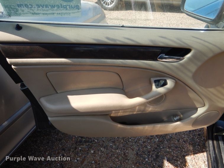 image for item DD4462 2002 BMW 330i