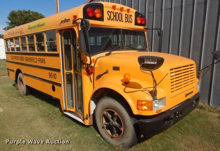 image for item DD4482 1995 International 3800 AmTran school bus