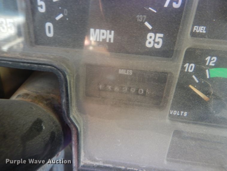 image for item DD4482 1995 International 3800 AmTran school bus