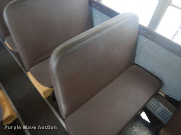 image for item DD4482 1995 International 3800 AmTran school bus