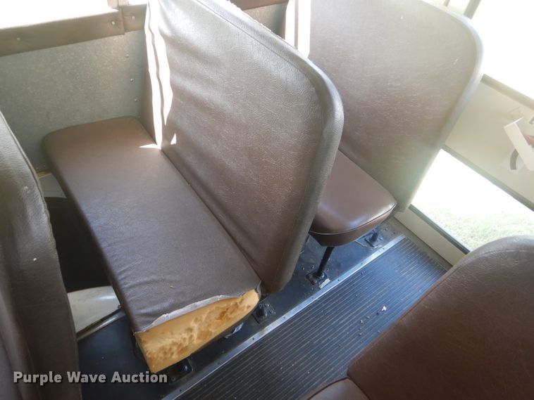 image for item DD4482 1995 International 3800 AmTran school bus