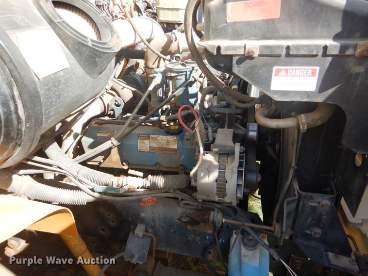 image for item DD4482 1995 International 3800 AmTran school bus