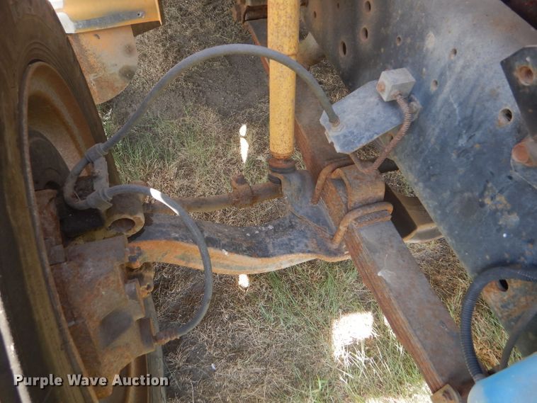 image for item DD4482 1995 International 3800 AmTran school bus