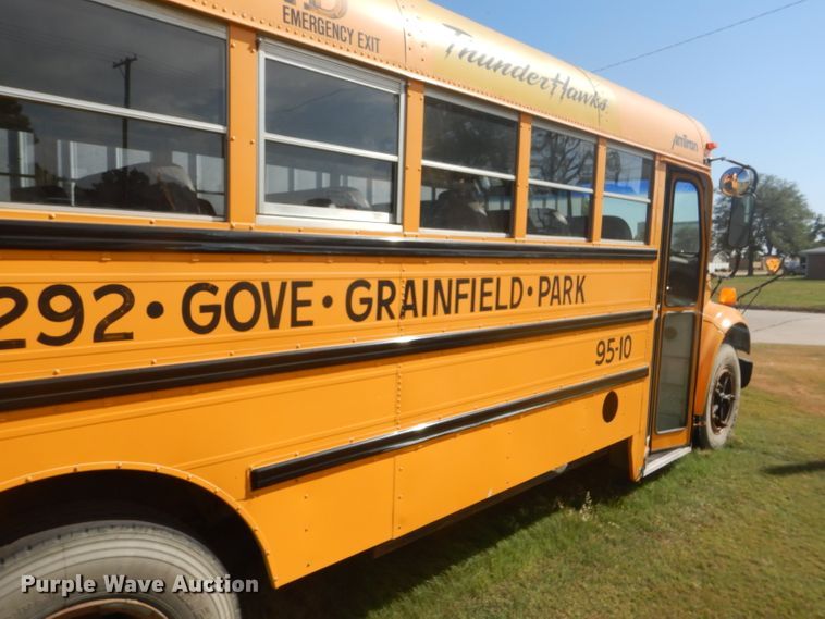 image for item DD4482 1995 International 3800 AmTran school bus