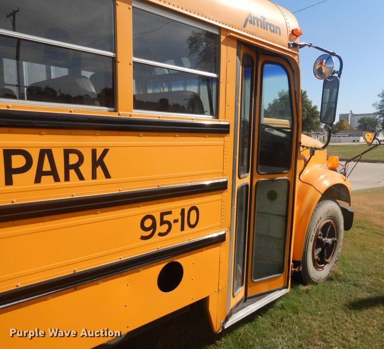 image for item DD4482 1995 International 3800 AmTran school bus