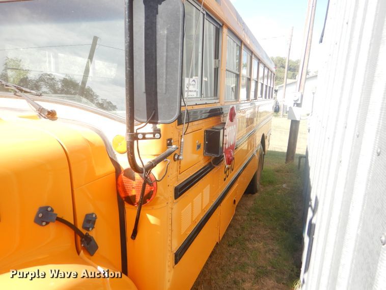 image for item DD4482 1995 International 3800 AmTran school bus