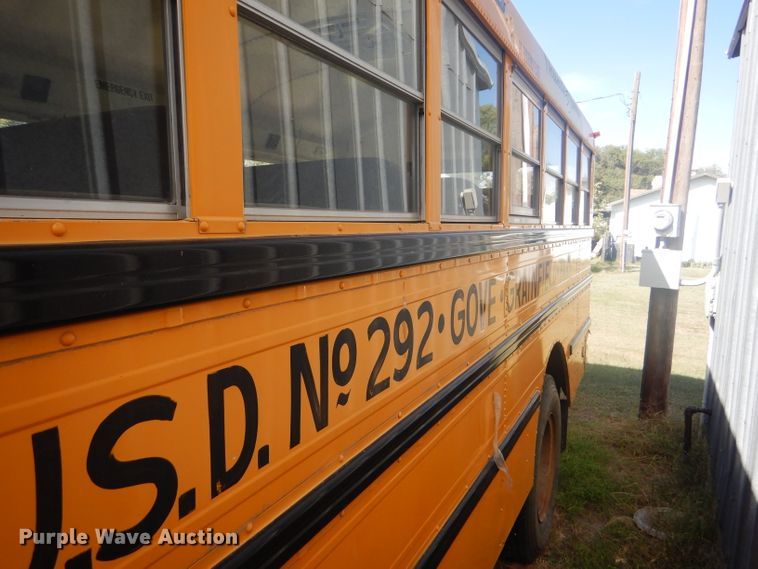 image for item DD4482 1995 International 3800 AmTran school bus
