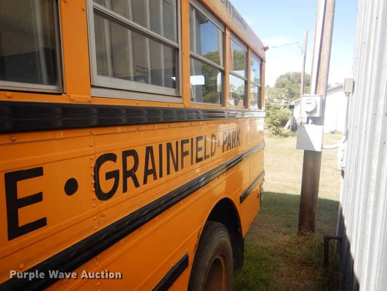 image for item DD4482 1995 International 3800 AmTran school bus