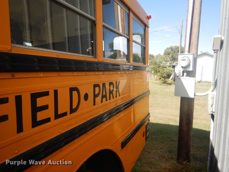 image for item DD4482 1995 International 3800 AmTran school bus