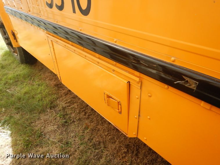 image for item DD4482 1995 International 3800 AmTran school bus