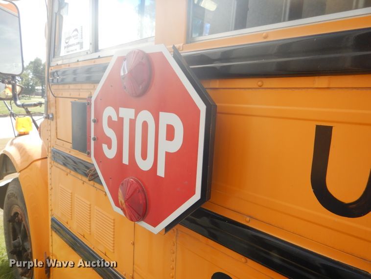 image for item DD4482 1995 International 3800 AmTran school bus