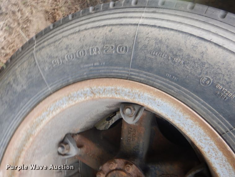 image for item DD4482 1995 International 3800 AmTran school bus